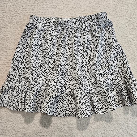 Princess Polly Black and White Dotted Mini-skirt Ruffle Hem Sz 4 New Preppy - Picture 1 of 6